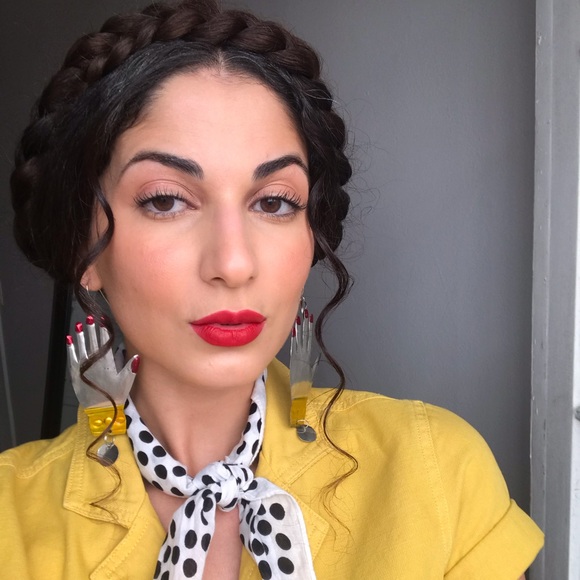 Meet your Posher, Azin - Picture 2 of 2